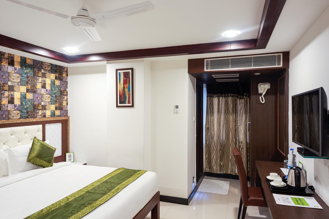 Treebo Empire Hotel Vijayawada Exterior photo