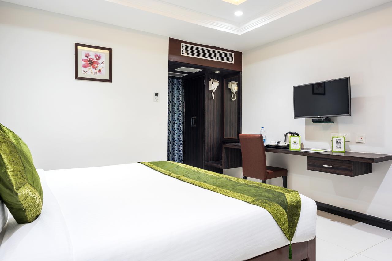 Treebo Empire Hotel Vijayawada Exterior photo