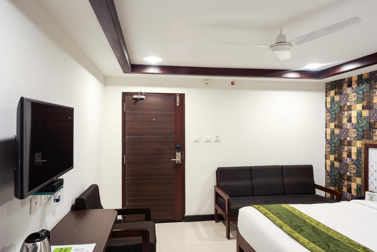 Treebo Empire Hotel Vijayawada Exterior photo